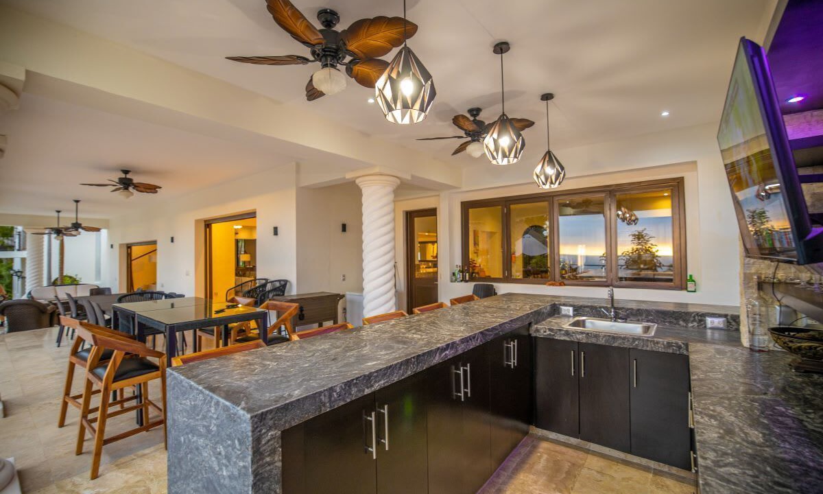 Photo of Kitchen in South Shore Hotel Area