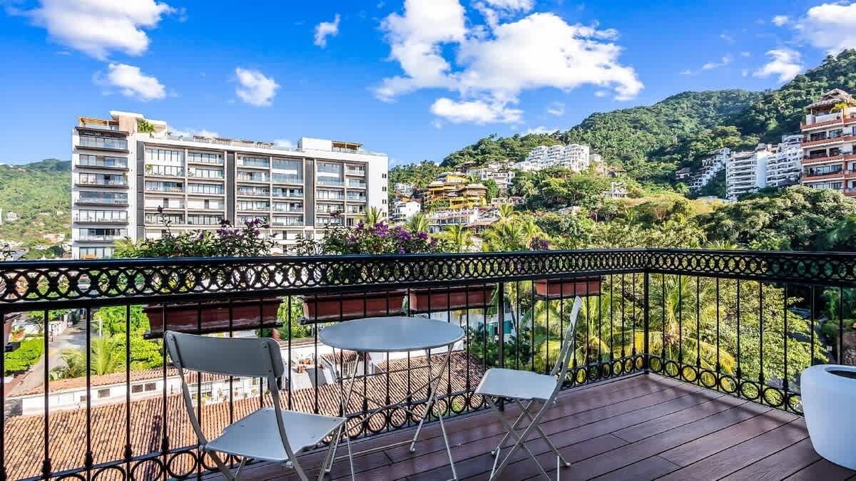 Photo of Patio Balcony in Romantic Zone