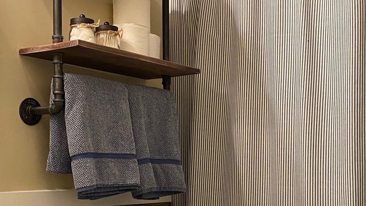 Photo of Bathroom in Oak Knoll Village