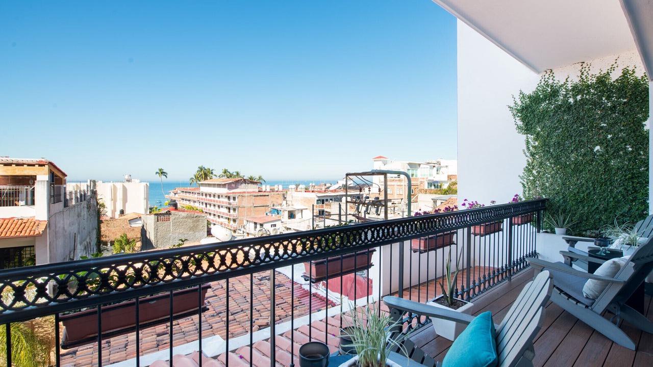 Photo of Patio Balcony in Romantic Zone