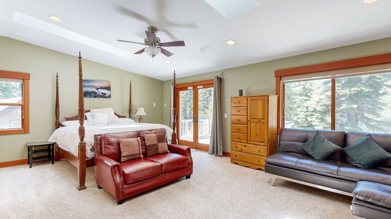 Photo of Bedroom in Country Club Estates