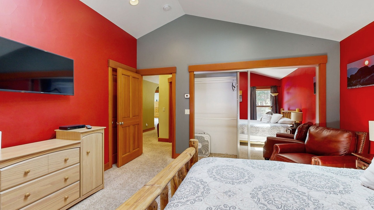 Photo of Bedroom in Country Club Estates