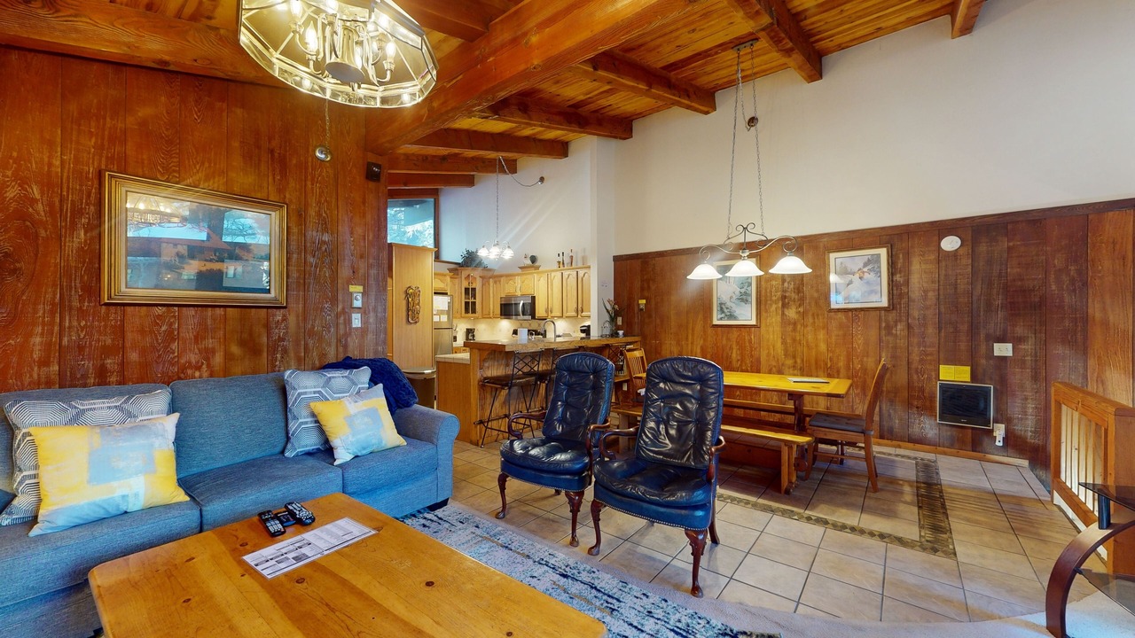Photo of Livingroom in Mammoth Lakes