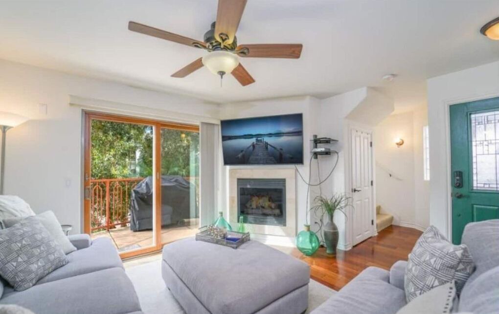 Photo of Livingroom in Crown Point