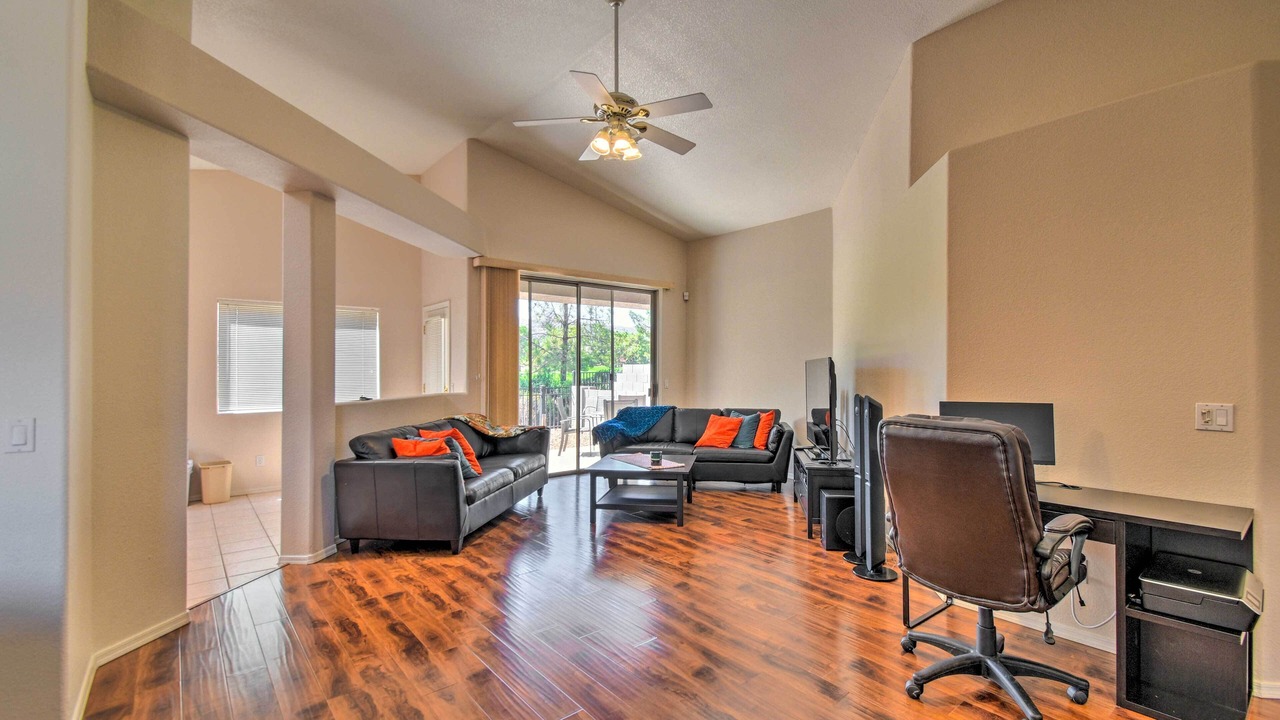 Photo of Livingroom in South Mountain