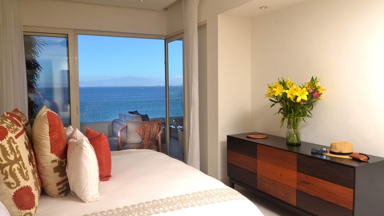 Photo of Bedroom in South Shore Hotel Area