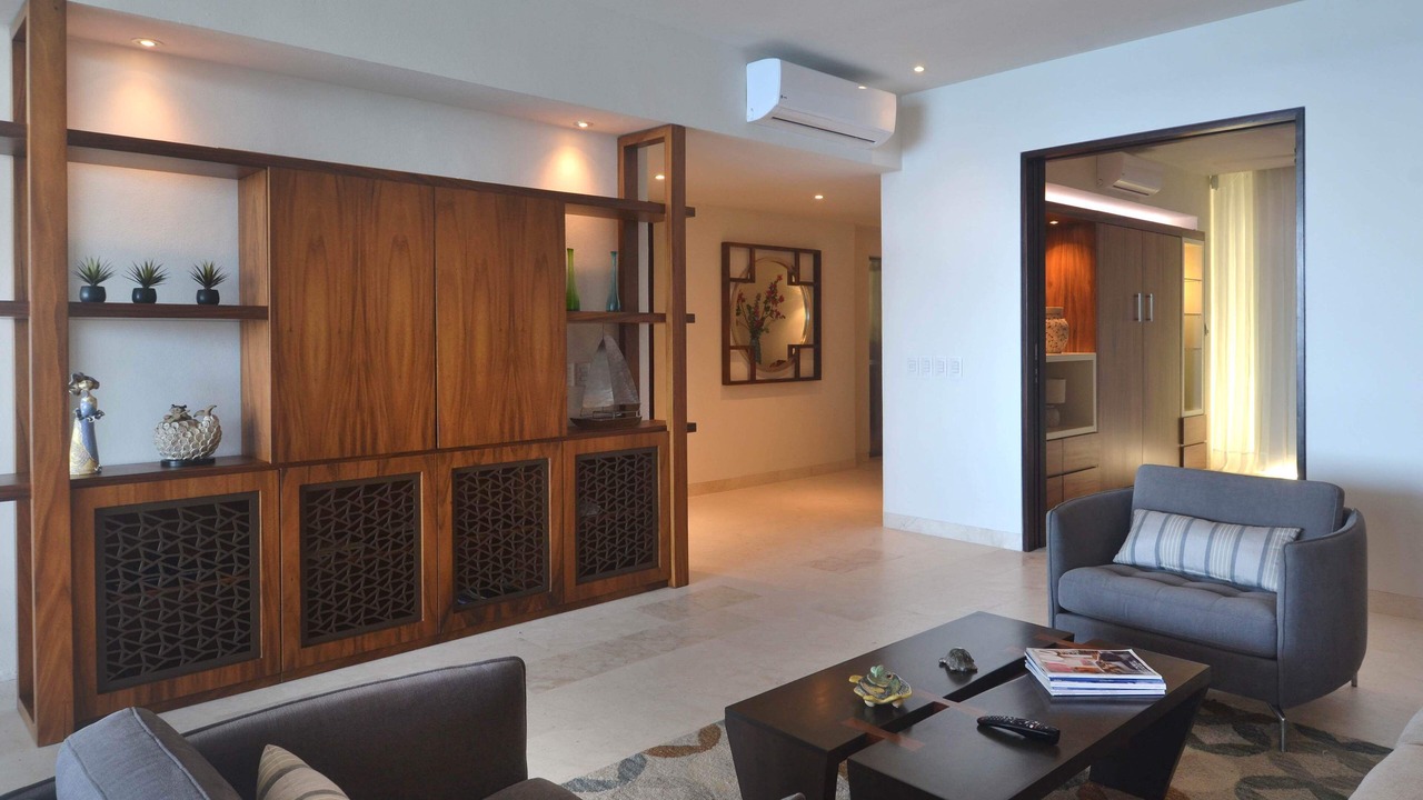 Photo of Livingroom in South Shore Hotel Area
