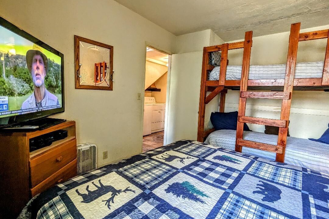 Photo of Bedroom in Big Bear Lake