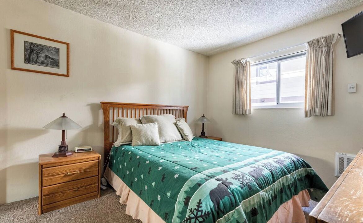 Photo of Bedroom in Mammoth Lakes