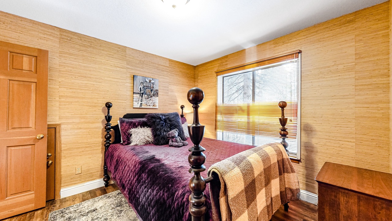 Photo of Bedroom in Tahoe Pines
