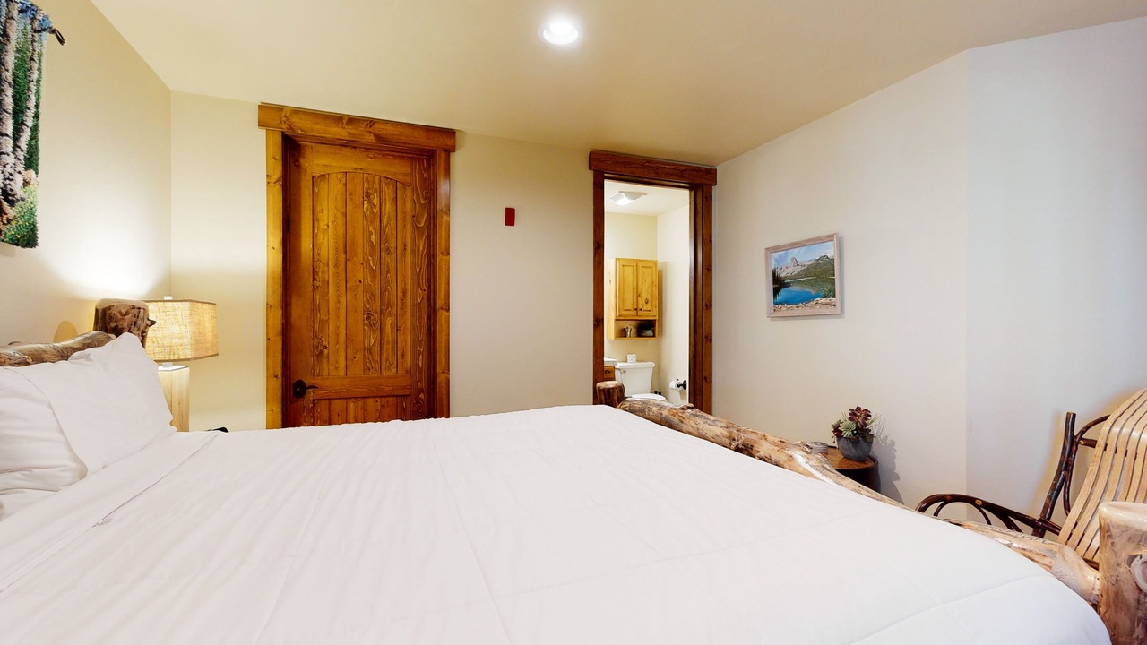 Photo of Bedroom in Mammoth Lakes