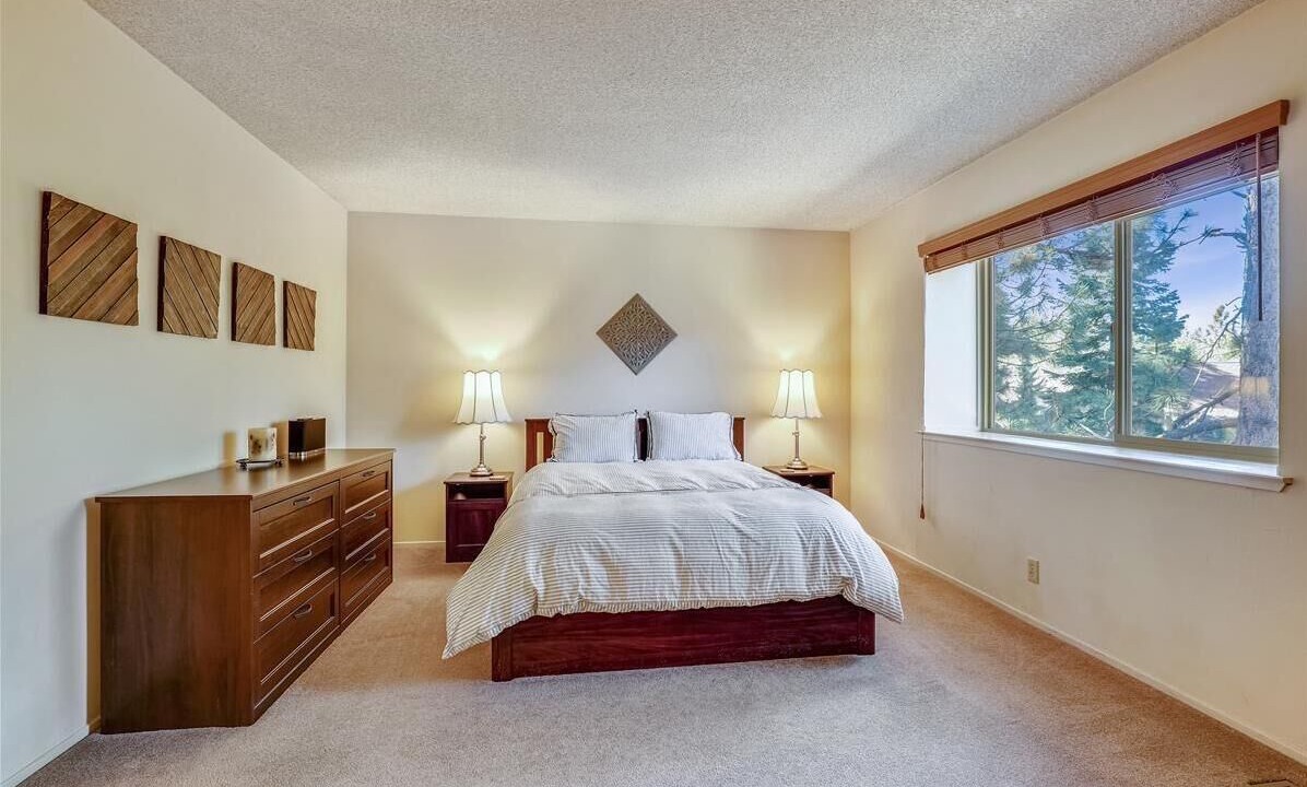 Photo of Bedroom in Lake Forest