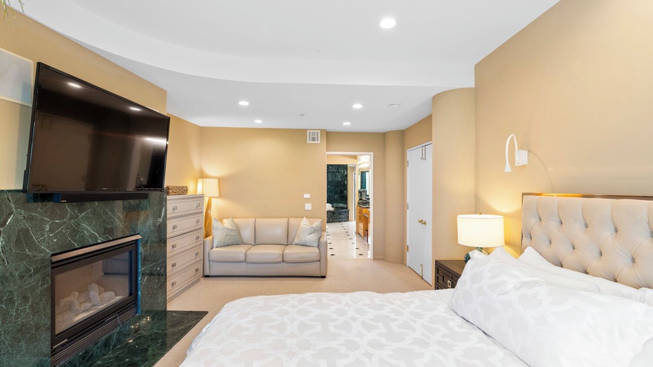 Photo of Bedroom in Marina District