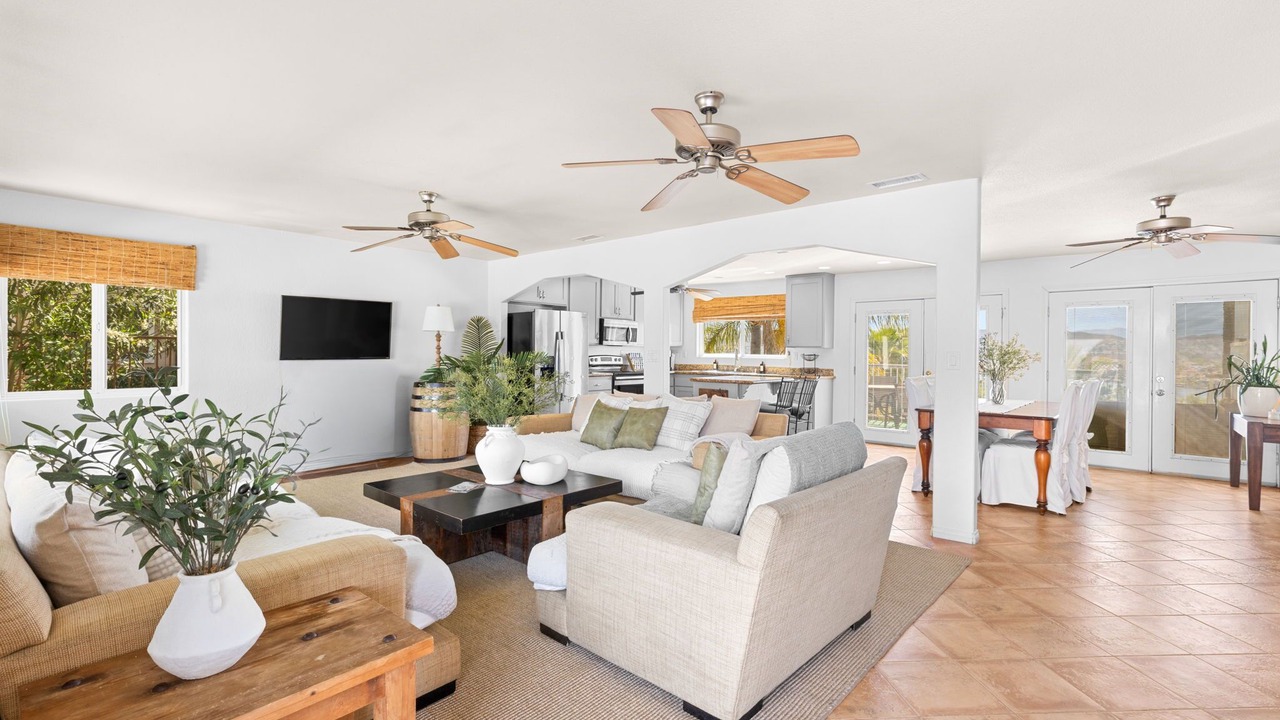 Photo of Livingroom in Canyon Lake