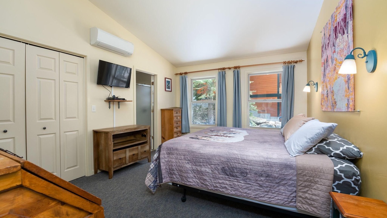 Photo of Bedroom in Yosemite National Park