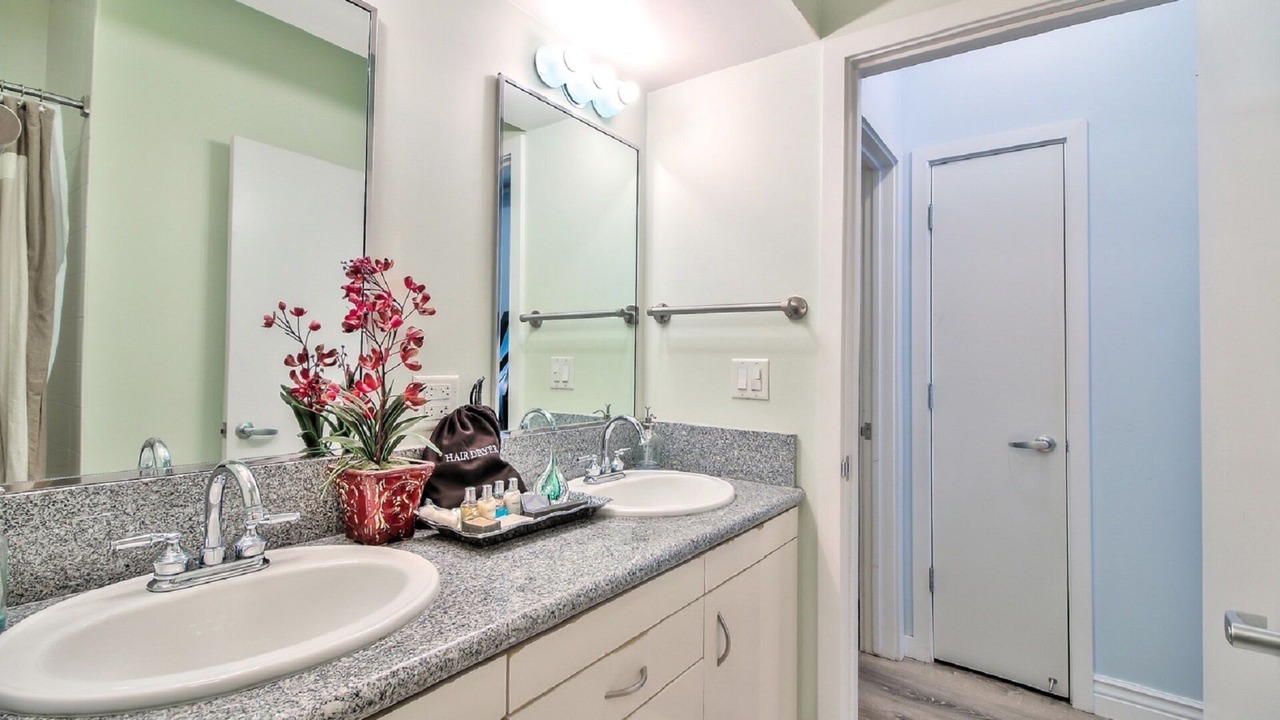 Photo of Bathroom in The Villas