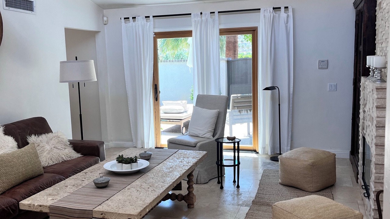 Photo of Livingroom in The Morrison
