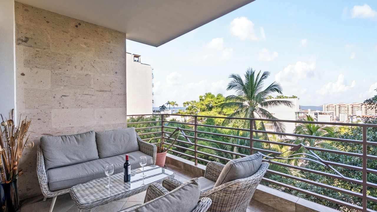 Photo of Patio Balcony in Romantic Zone