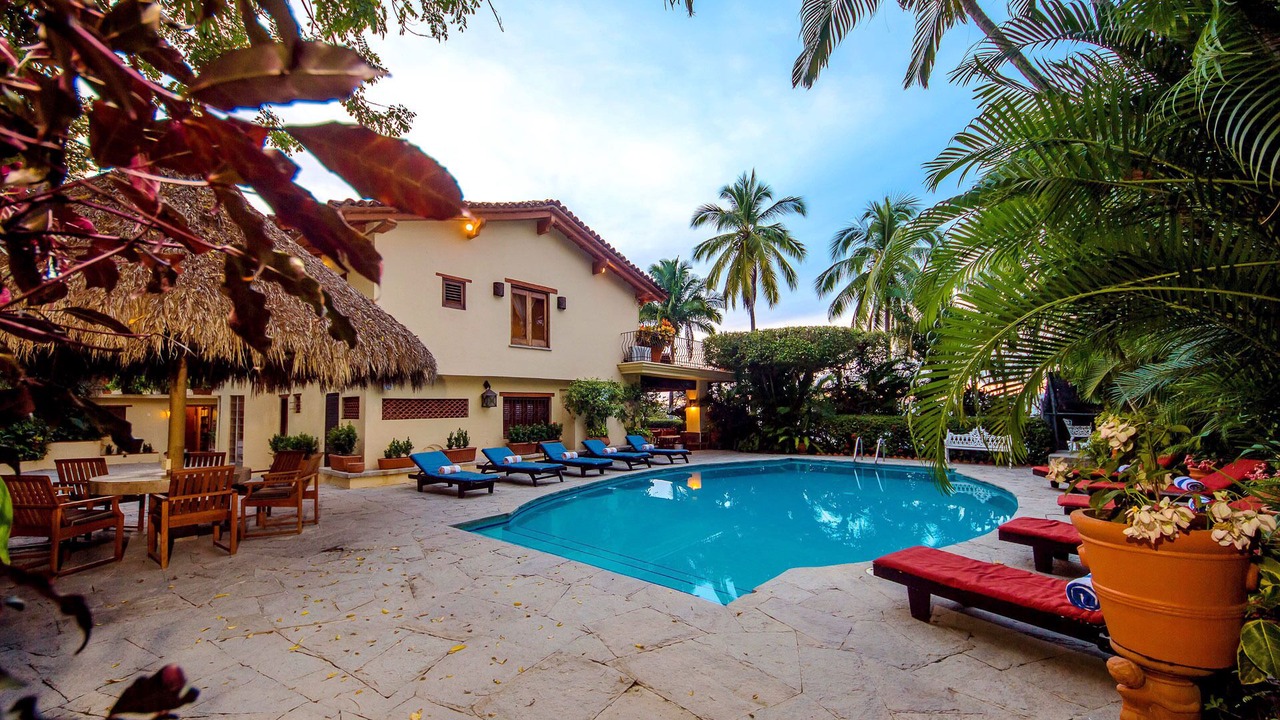 Photo of Outdoor in Romantic Zone