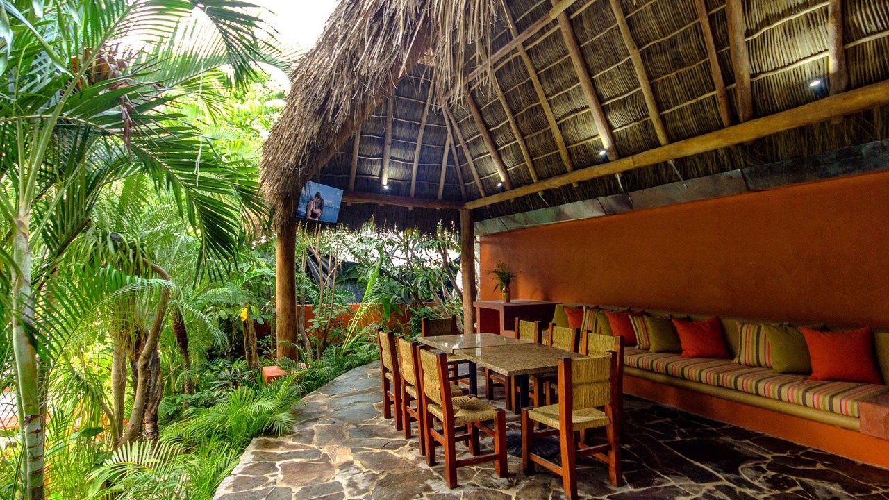 Photo of Outdoor in Romantic Zone