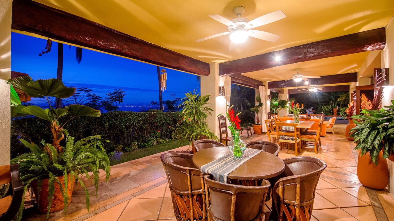 Photo of Outdoor in Romantic Zone