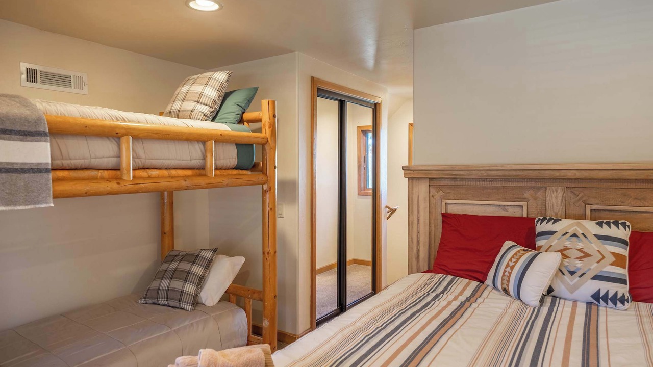 Photo of Bedroom in Upper Moonridge
