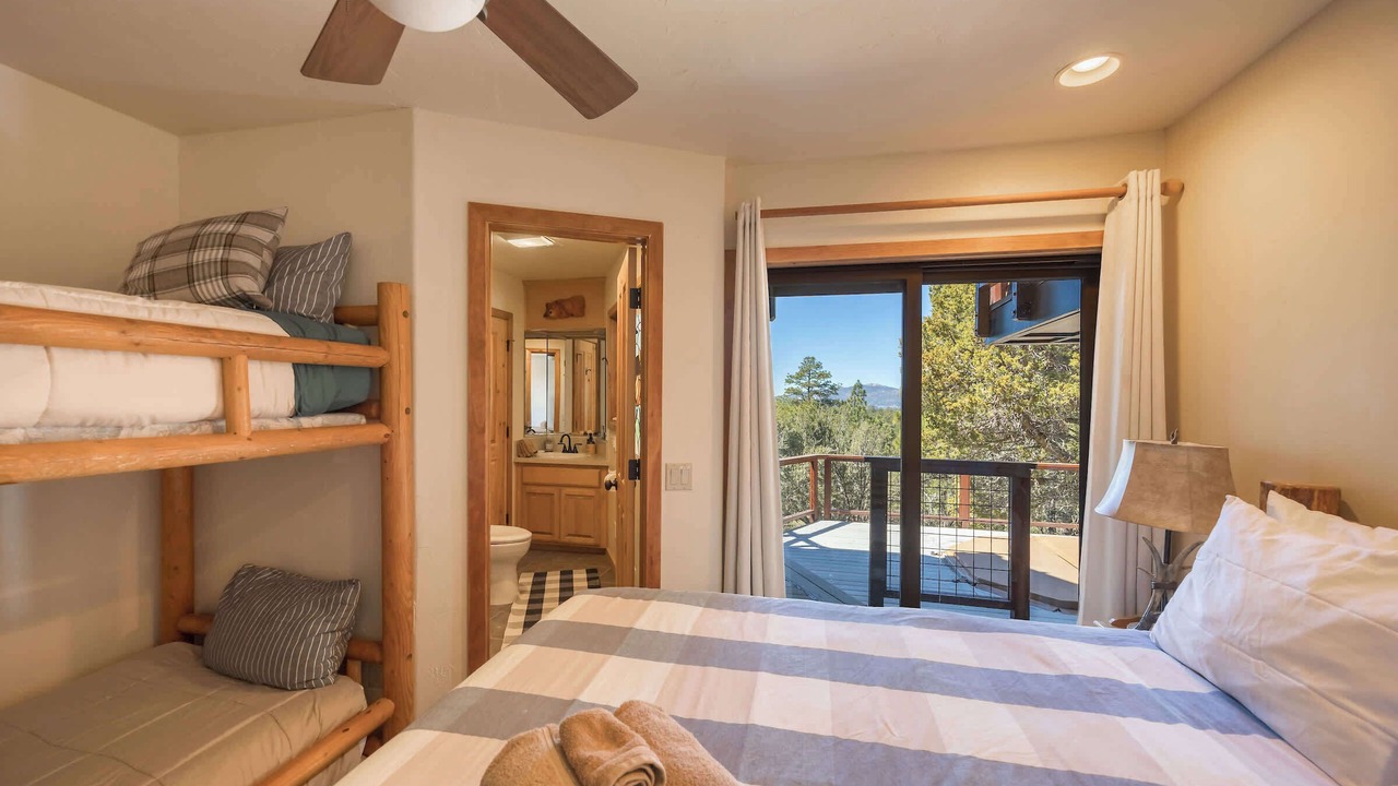 Photo of Bedroom in Upper Moonridge