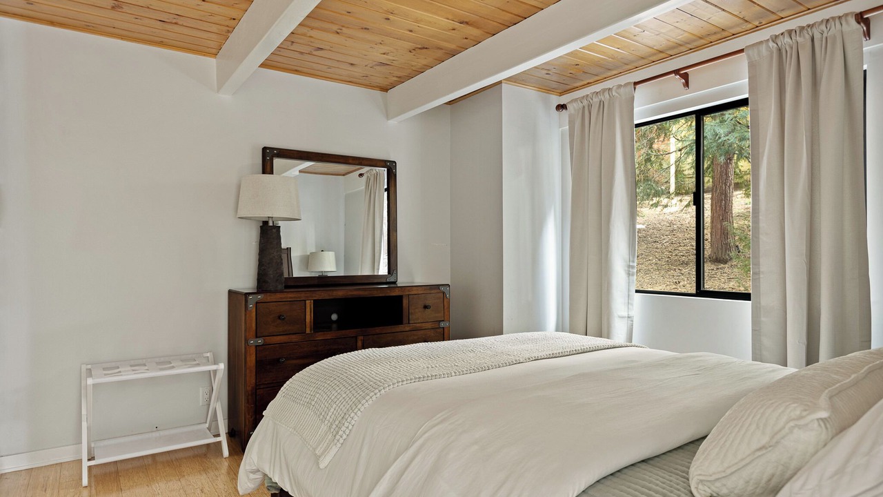 Photo of Bedroom in Cedar Glen