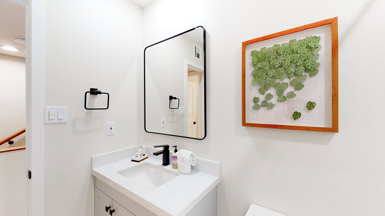 Photo of Bathroom in Fashion Square