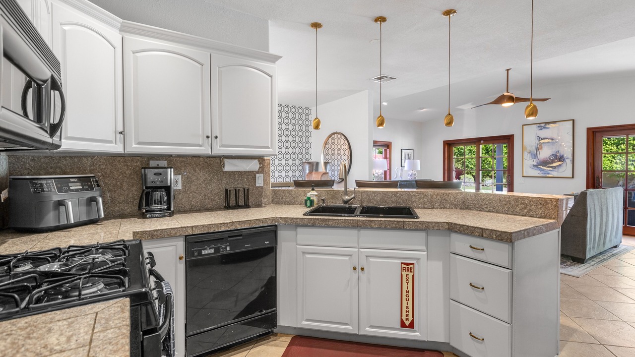 Photo of Kitchen in Racquet Club West