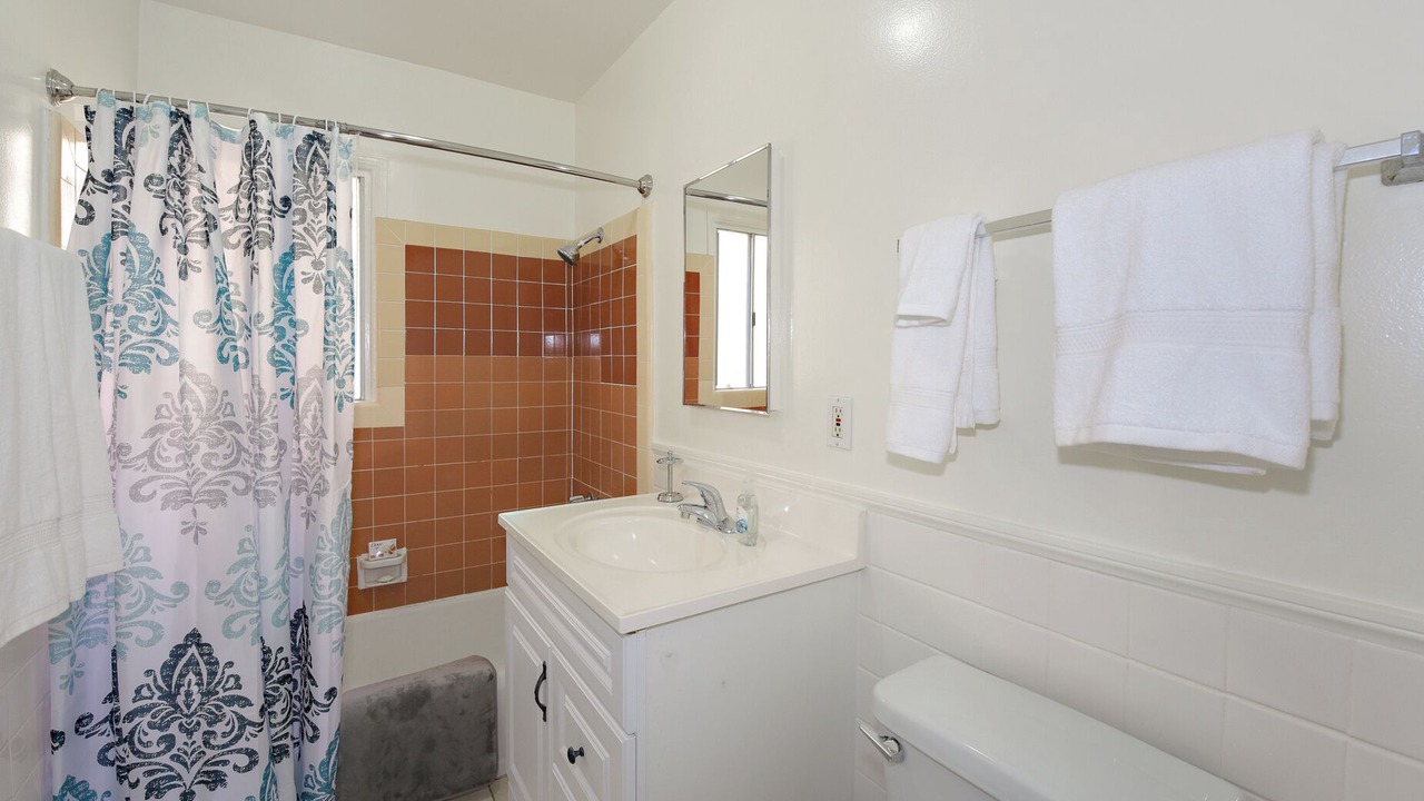 Photo of Bathroom in Mar Vista