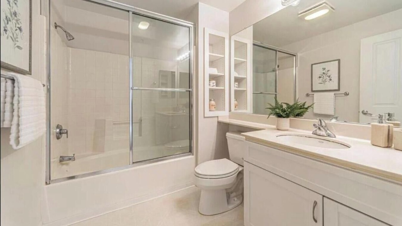 Photo of Bathroom in Duveneck - St. Francis