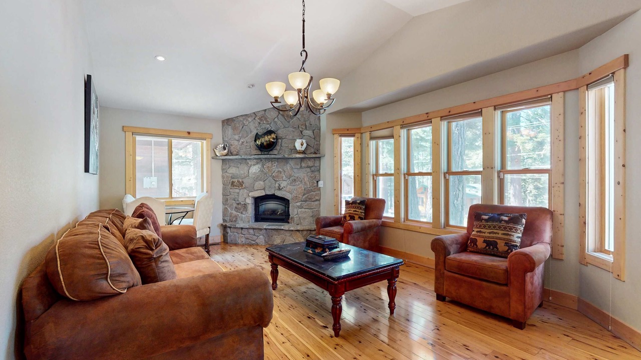 Photo of Livingroom in Country Club Estates