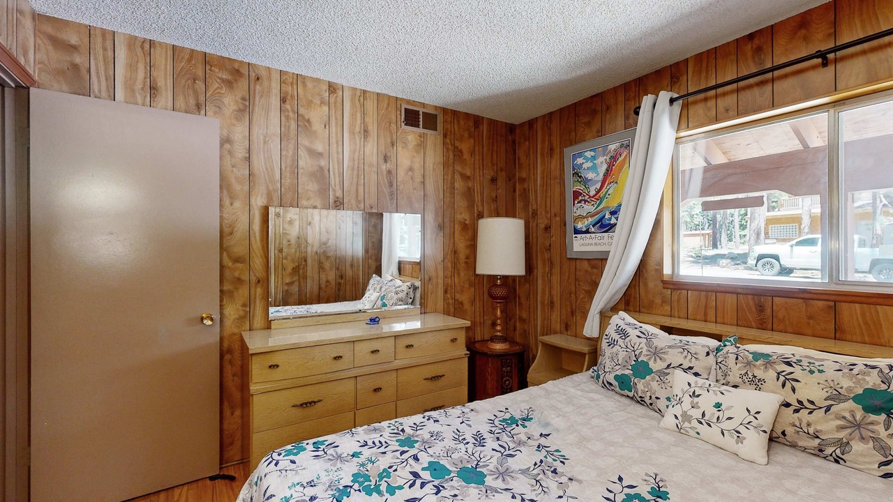 Photo of Bedroom in Pineland