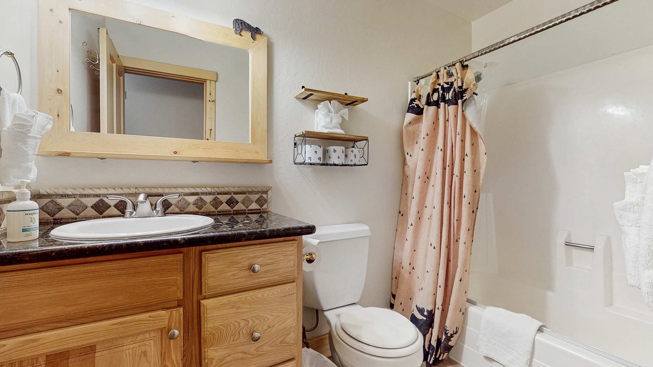 Photo of Bathroom in Country Club Estates