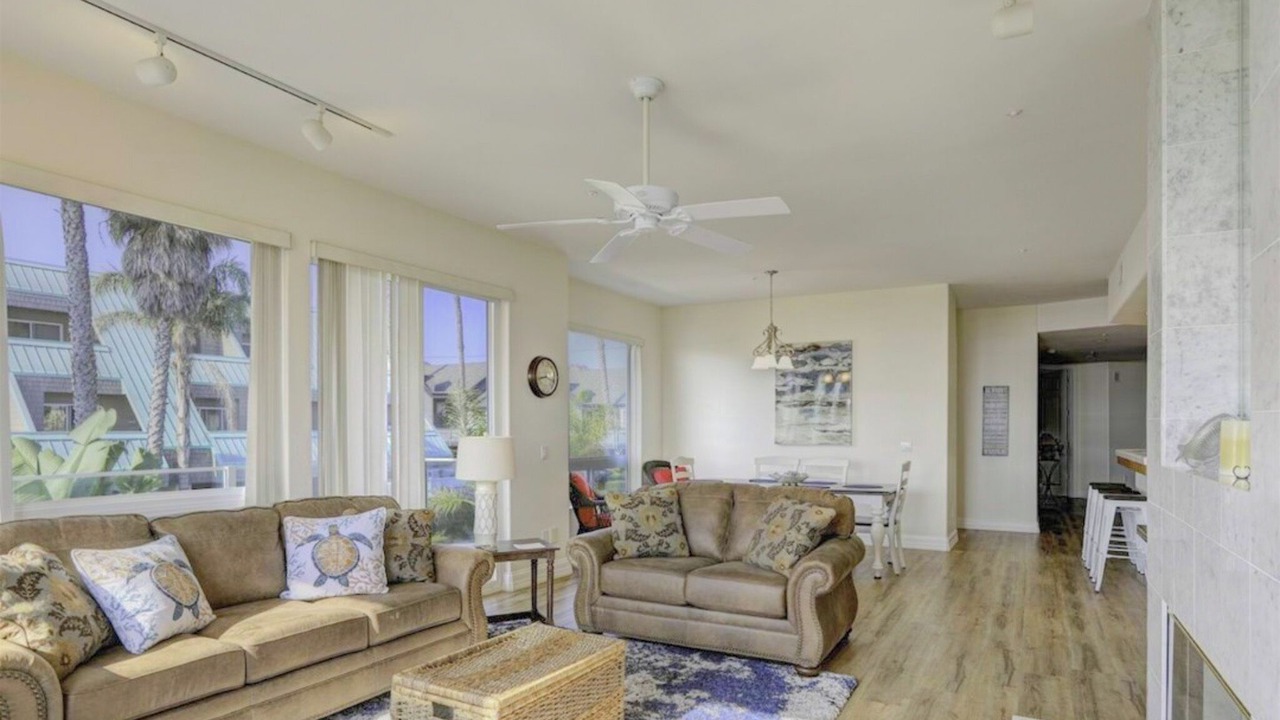 Photo of Livingroom in Downtown