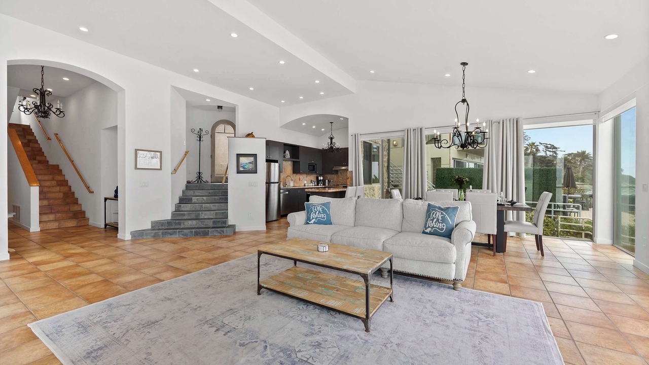 Photo of Livingroom in Western Malibu