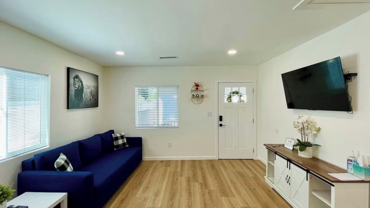 Photo of Livingroom in East Los Angeles