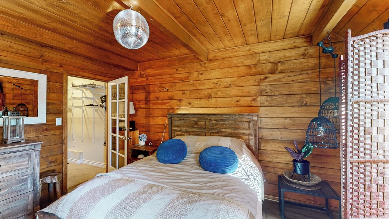 Photo of Bedroom in Cedar Glen