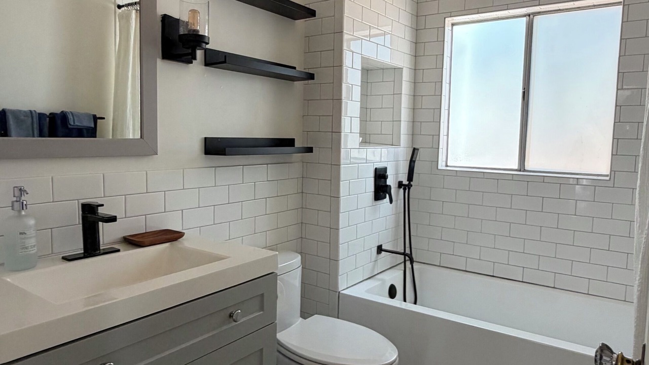 Photo of Bathroom in Mar Vista