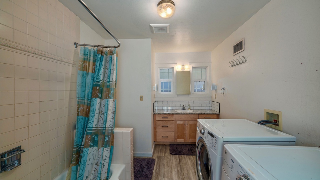 Photo of Bathroom in Al Tahoe