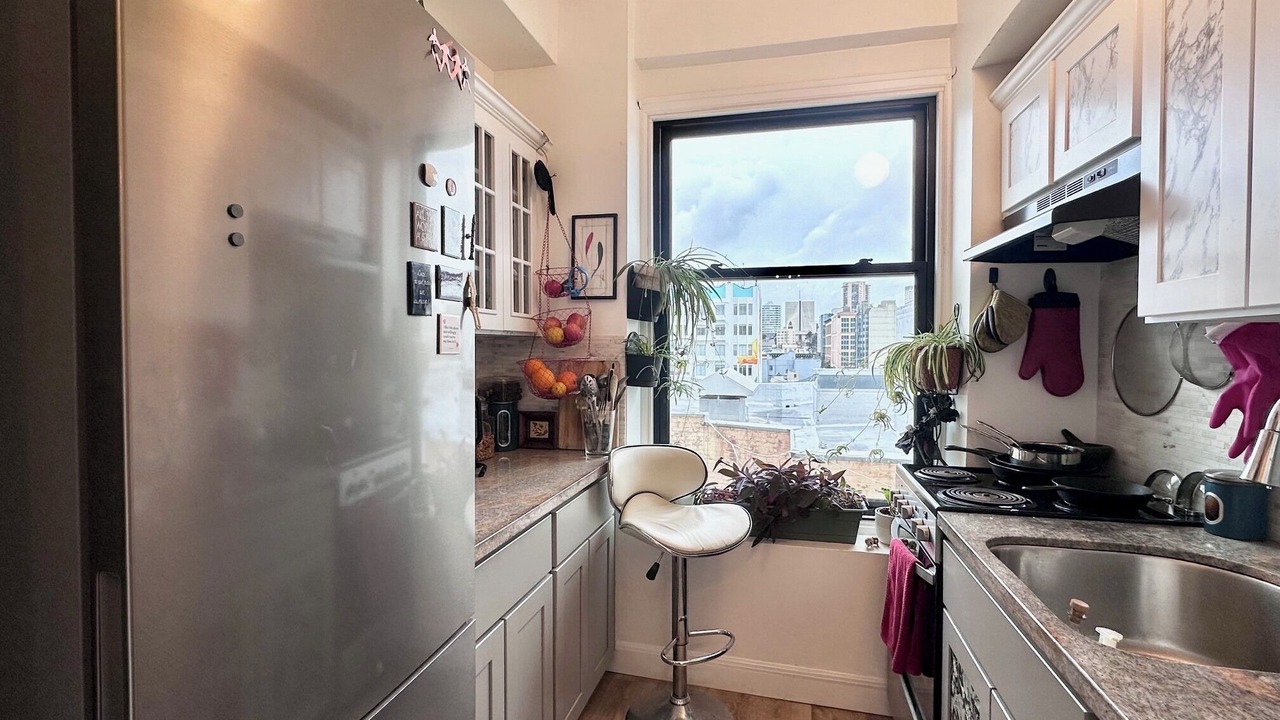 Photo of Kitchen in Tenderloin