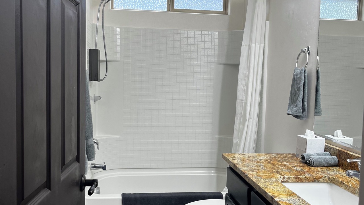 Photo of Bathroom in Corona de Tucson