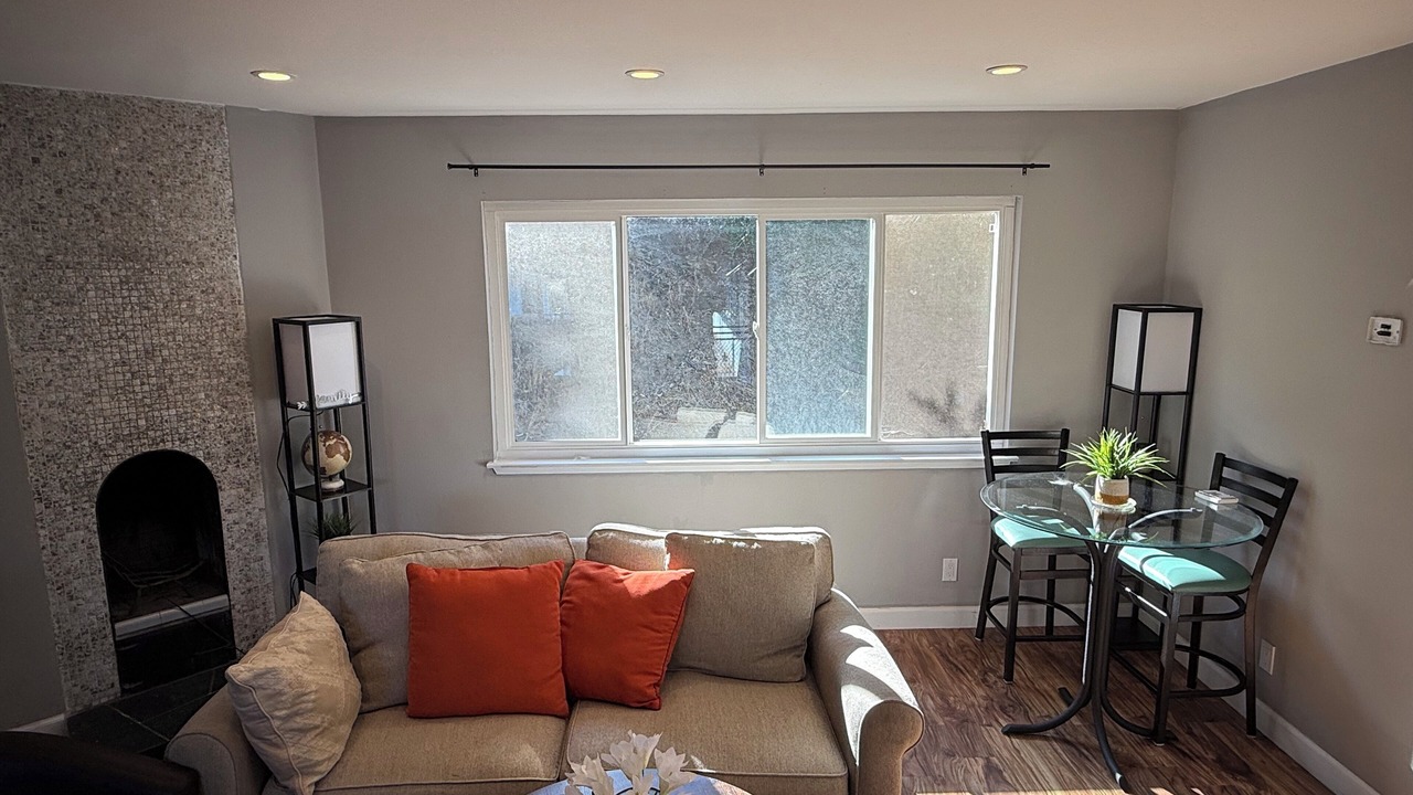 Photo of Livingroom in Belmont