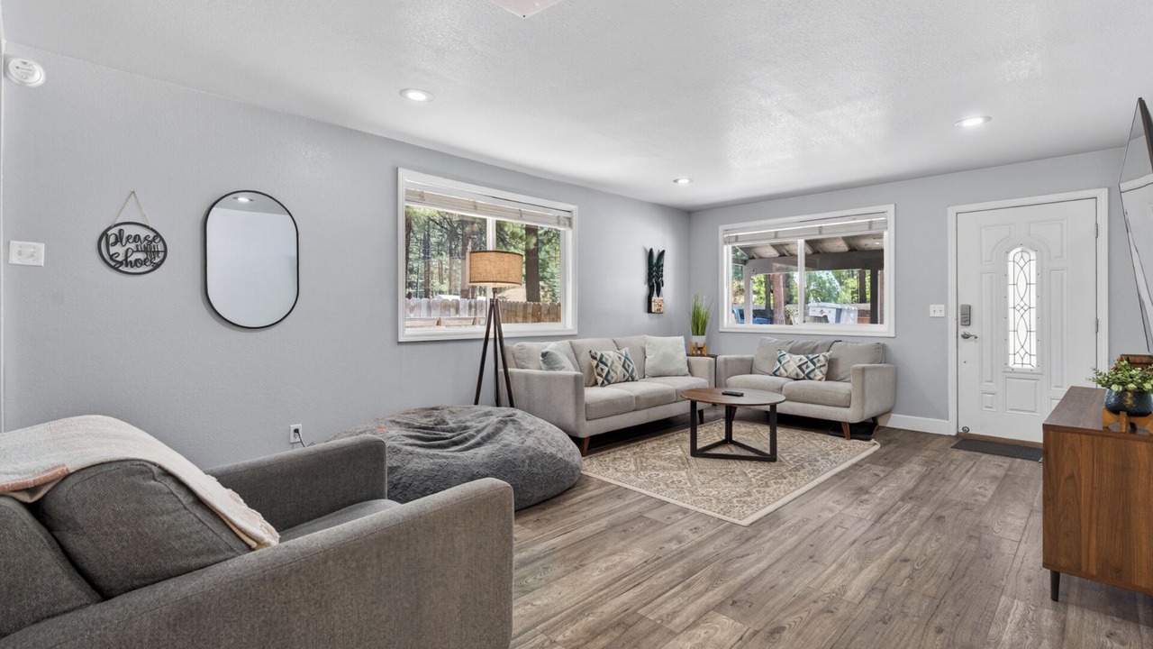 Photo of Livingroom in Sierra Tract