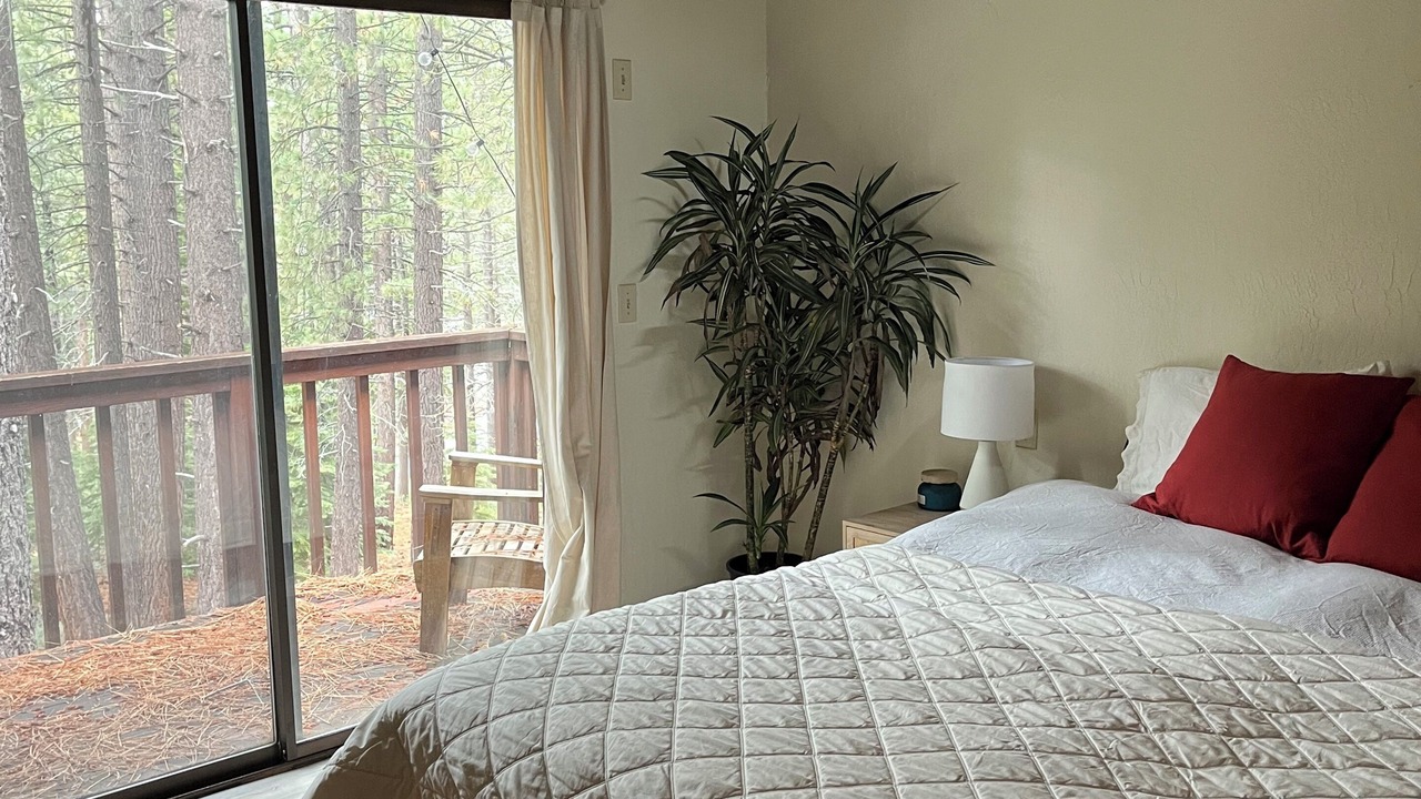 Photo of Bedroom in Country Club Estates