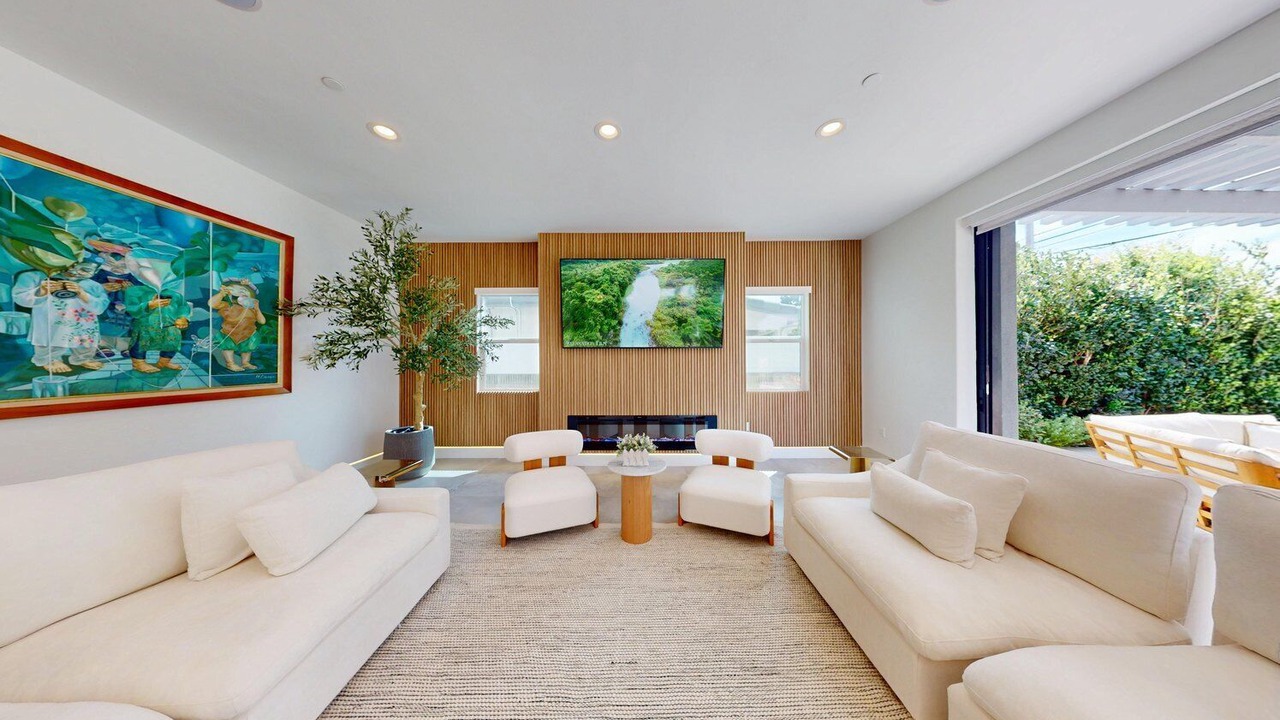 Photo of Livingroom in Fountain Valley