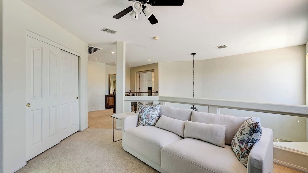 Photo of Livingroom in Silverado Ranch