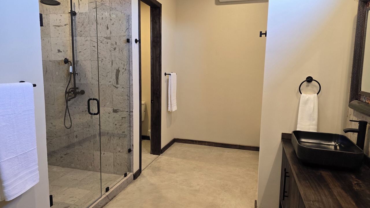 Photo of Bathroom in Laguna Shores