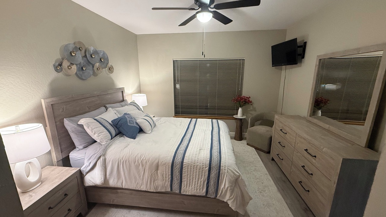 Photo of Bedroom in Oroville East